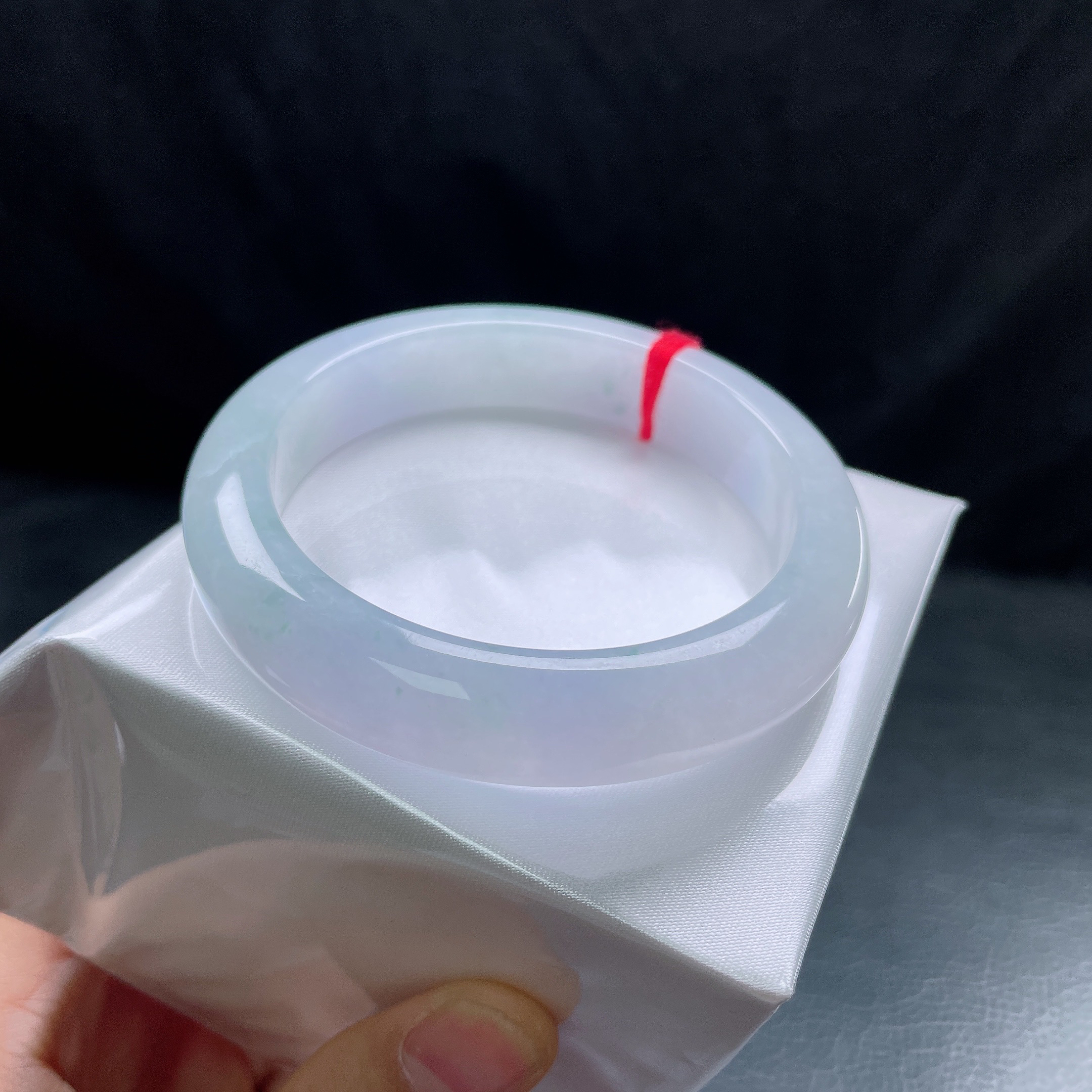 56圈冰糯淡春彩莫奈宽边手镯 有纹