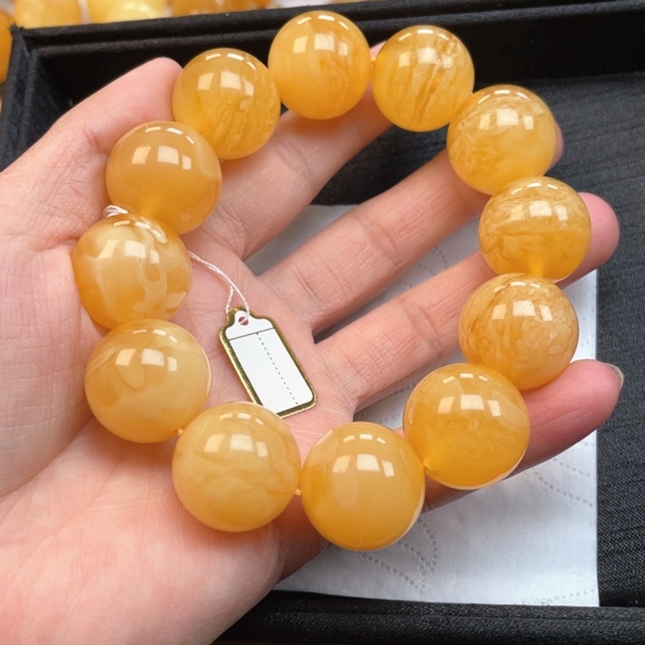 蜜蜡裸石未镶嵌富****r蜜蜡手串重66克