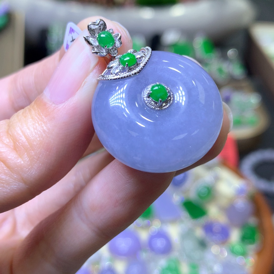 【闪购商品】翡翠颈饰18K金镶嵌翡翠吊坠项链