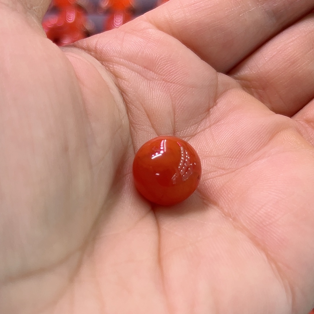 南红玛瑙珠子未镶嵌都****啊