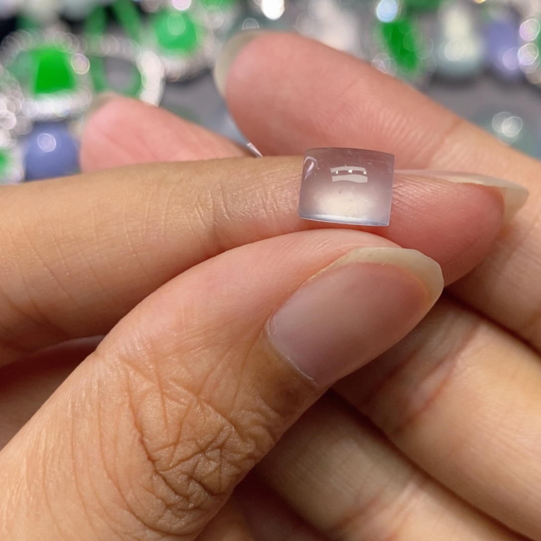 翡翠未镶嵌颈饰缅甸