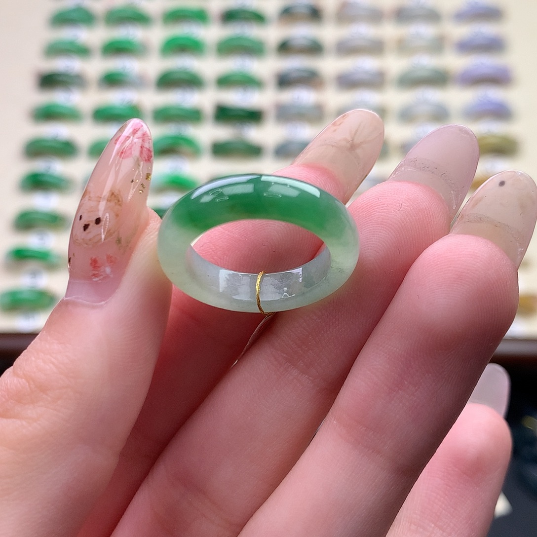 翡翠未镶嵌戒指港13