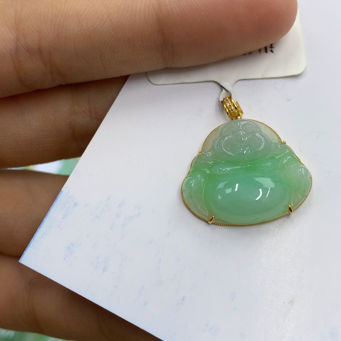 翡翠18K金镶嵌颈饰