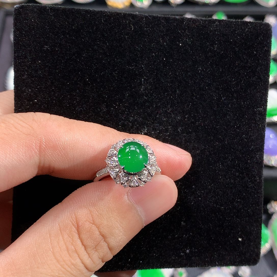 翡翠18K金镶嵌戒指