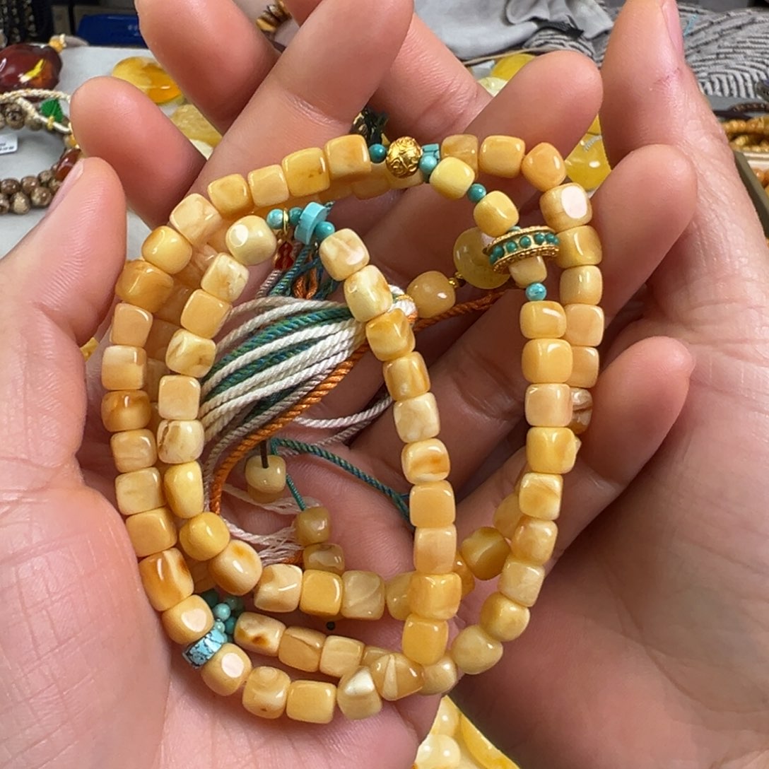 蜜蜡裸石未镶嵌蜜蜡