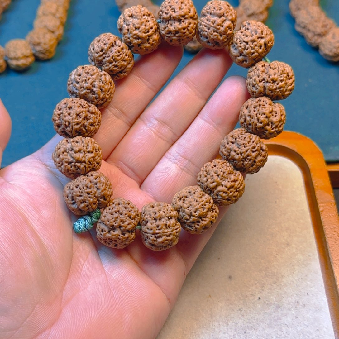 久***欣金刚菩提手串平头梅花超头21尺寸