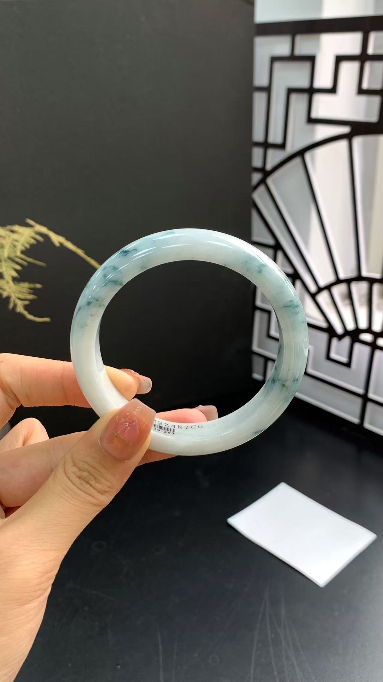 飘花57-58圈口冰润细腻正装款式