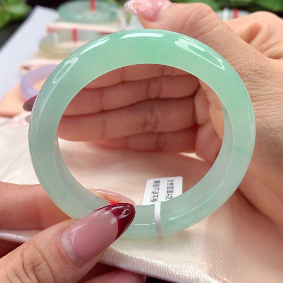 翡翠手镯未镶嵌54.4全场果绿最佳！小柒推荐款