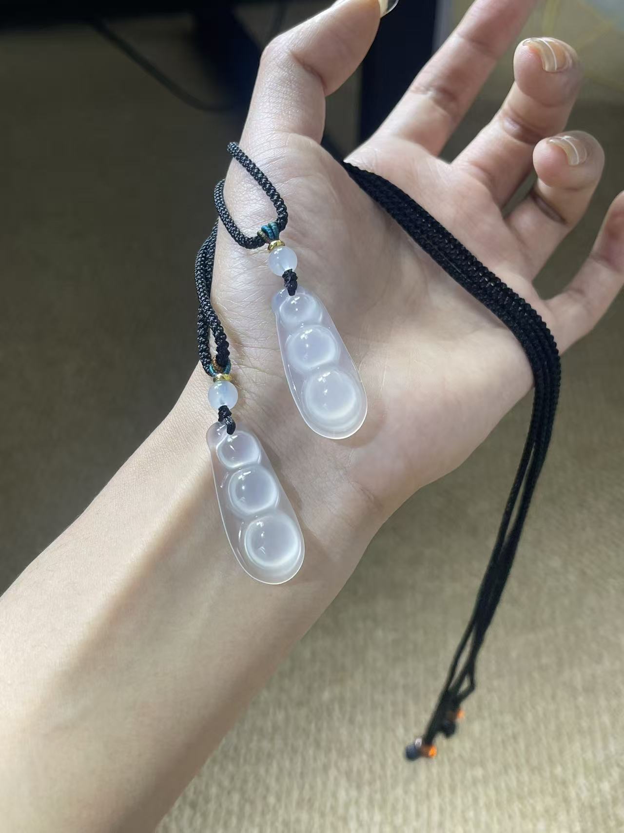 冰透福豆天然玉石精美吊坠新款百搭 