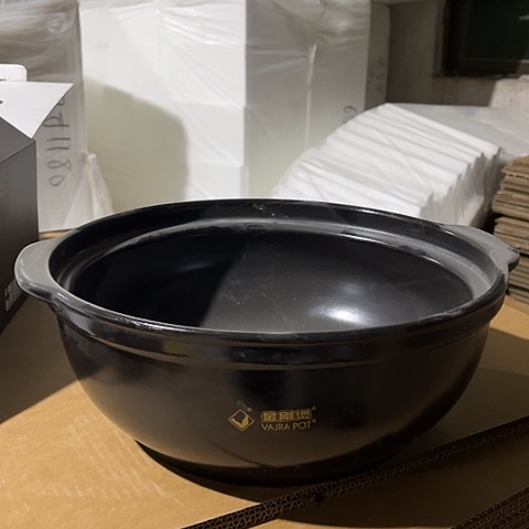 微瑕，明火，口径32高12针孔变形无法配盖，6L拖釉