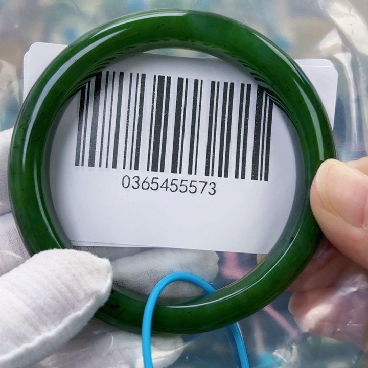 和田玉未镶嵌手镯微瑕63.5