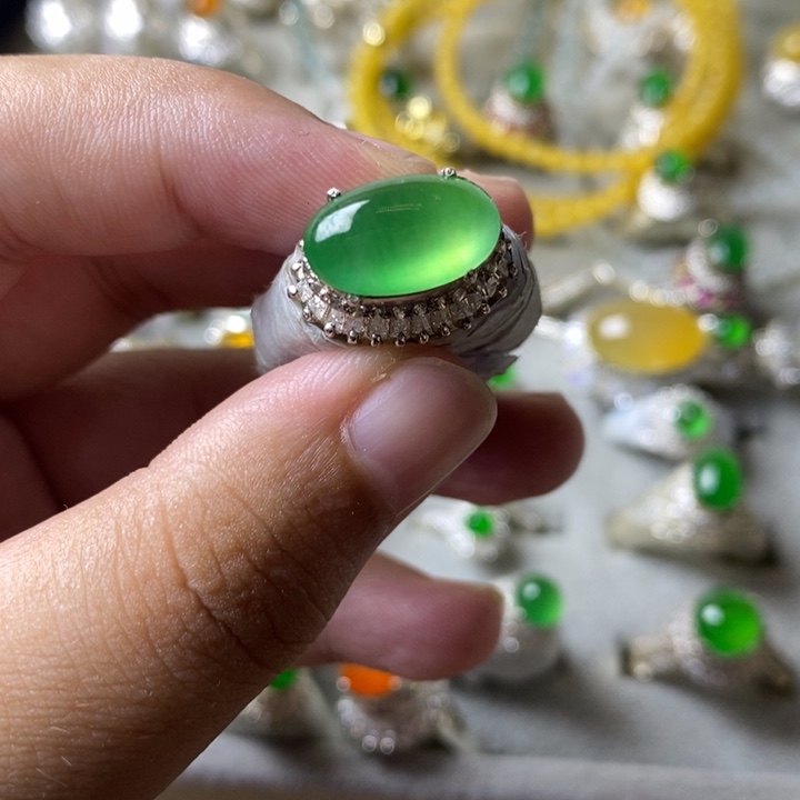 翡翠未镶嵌挂件翡翠冰种