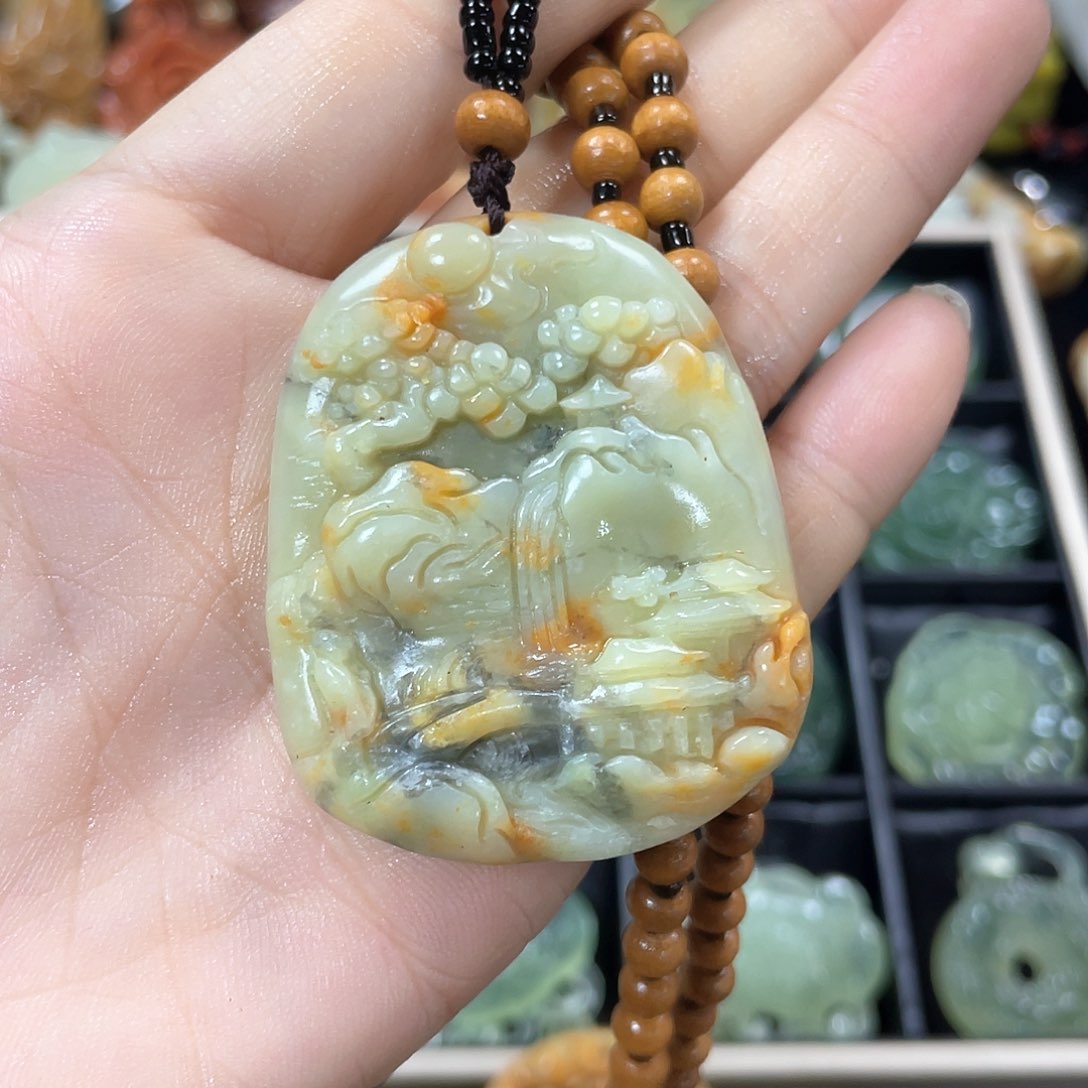 蛇纹石玉颈饰未镶嵌