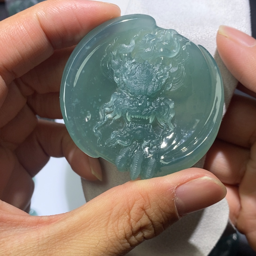 定制翡翠未镶嵌龙牌