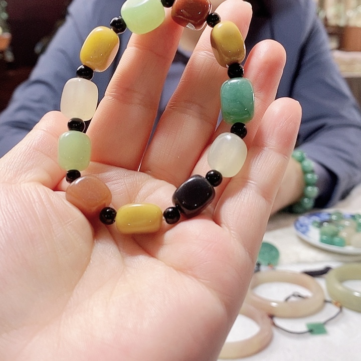 密玉（石英质玉）未镶嵌颈饰