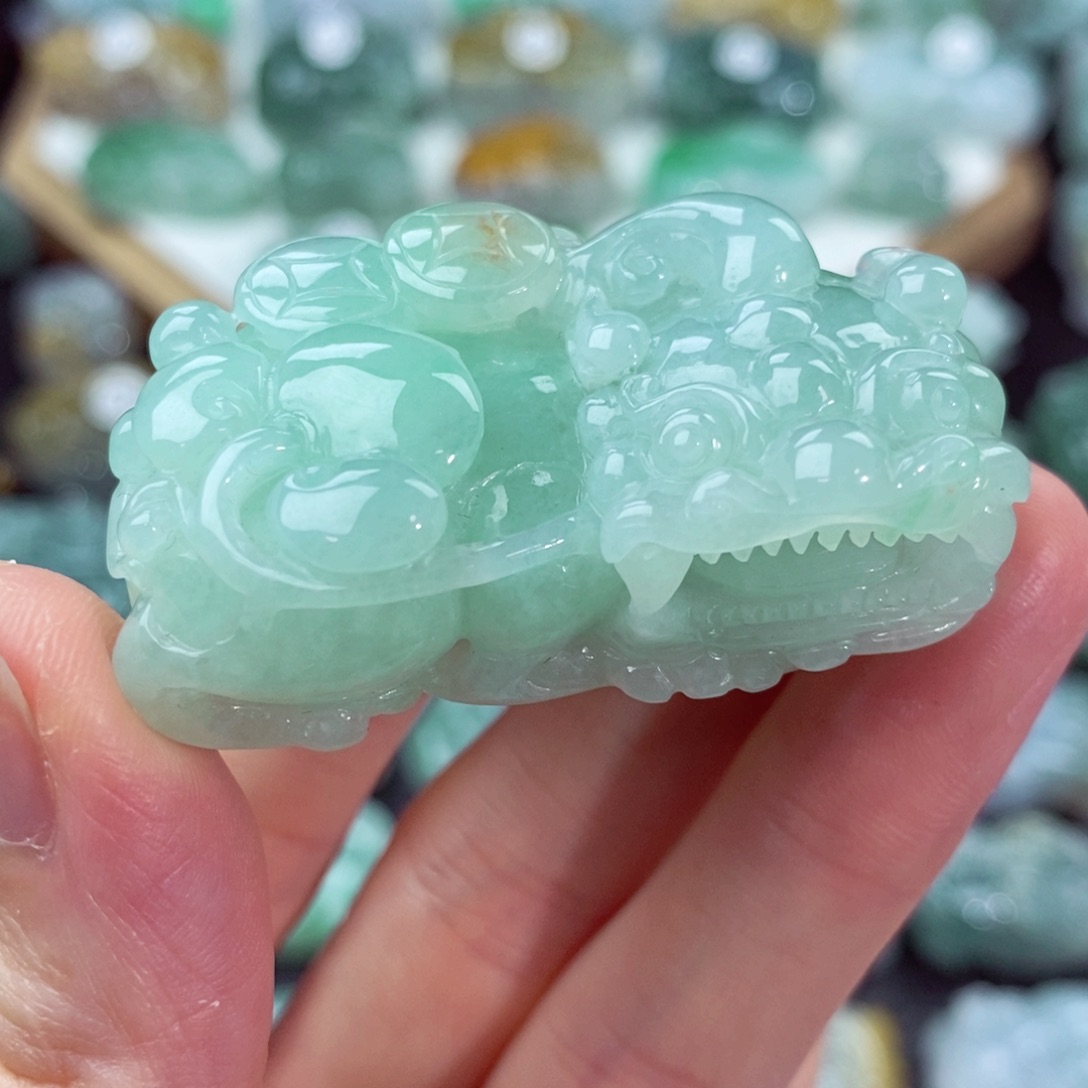 翡翠颈饰未镶嵌天然