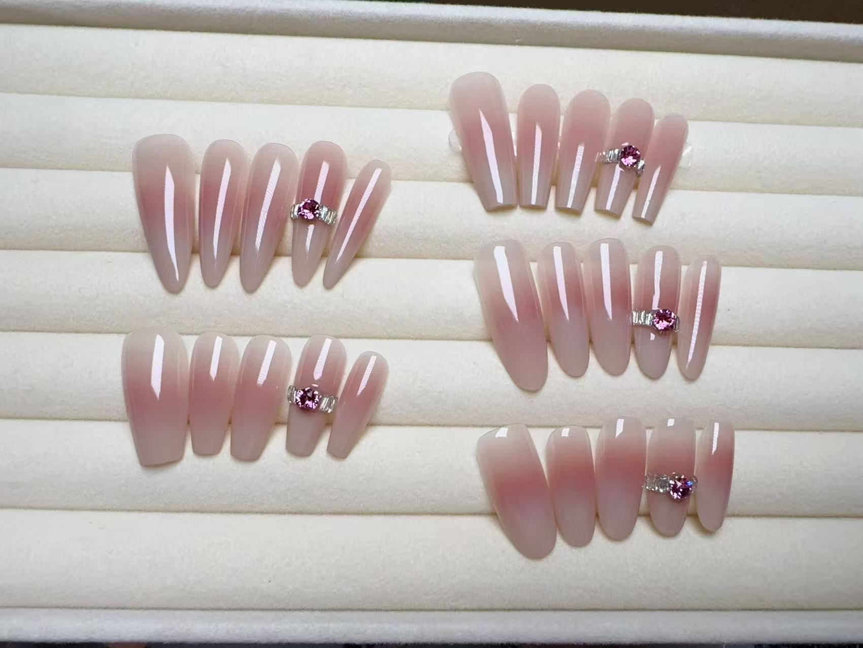 华子钻纯手工穿戴甲温柔显白裸色渐变猫眼法式高级气质粉色