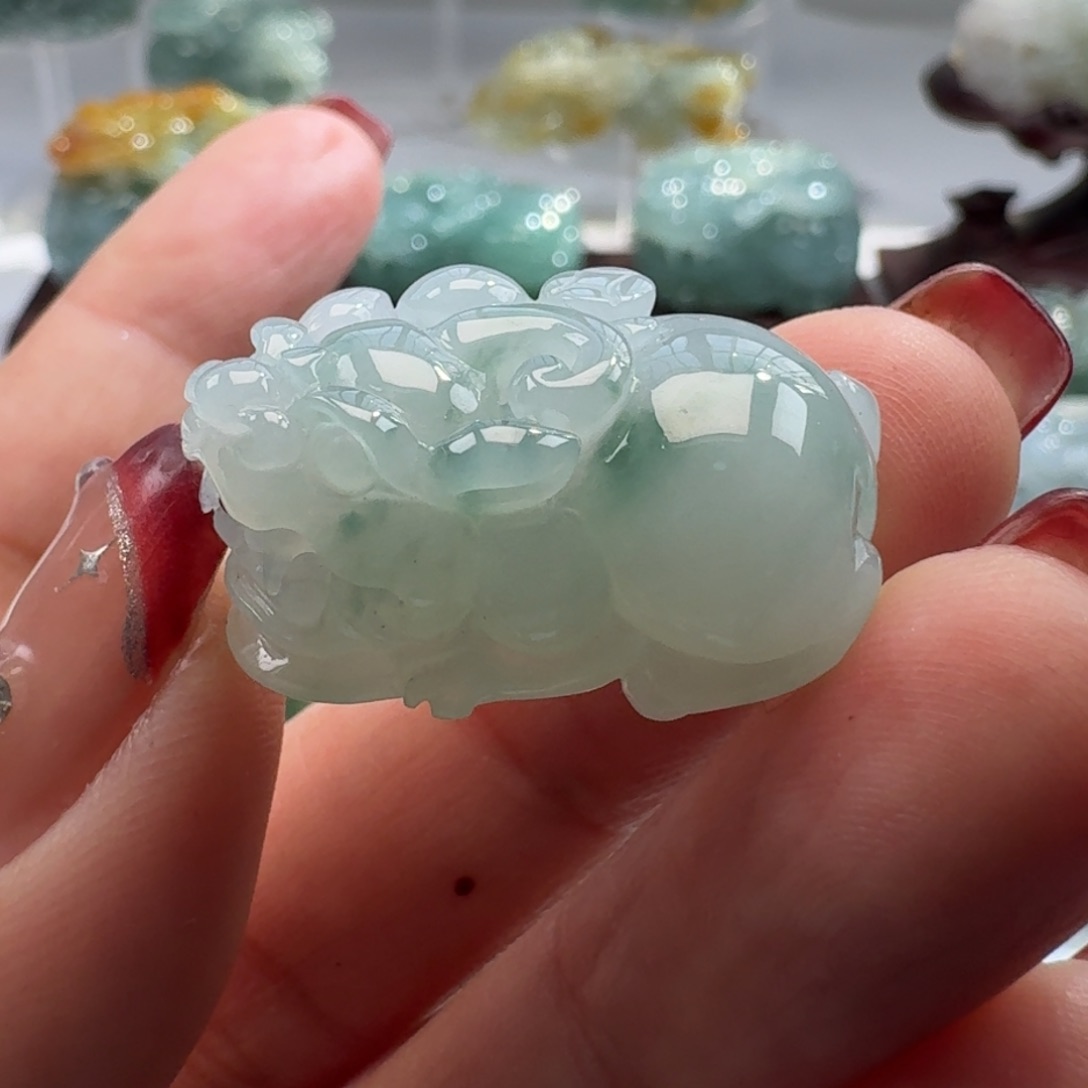 定制翡翠未镶嵌貔貅