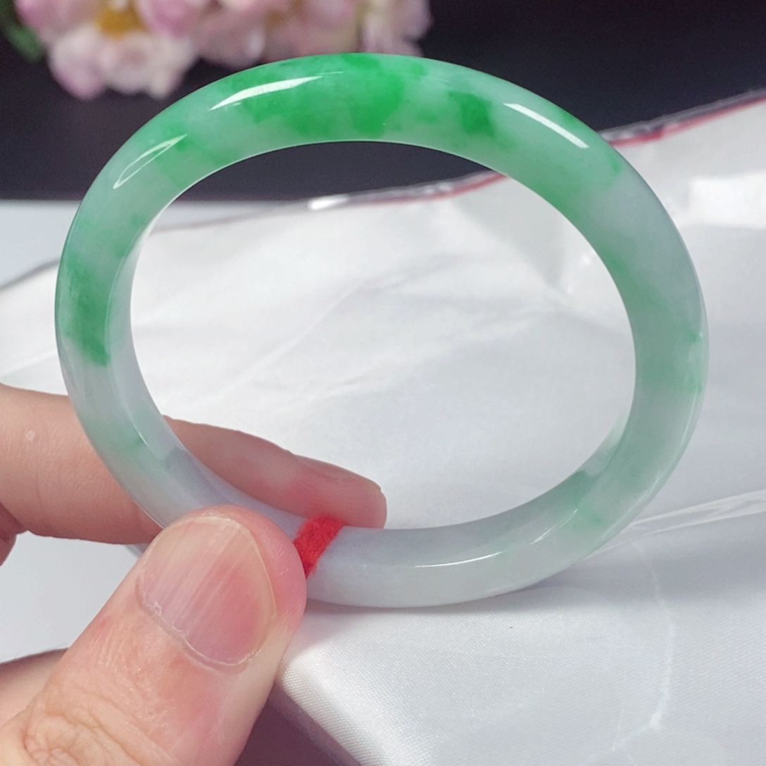 翡翠未镶嵌手镯52圈贵妃