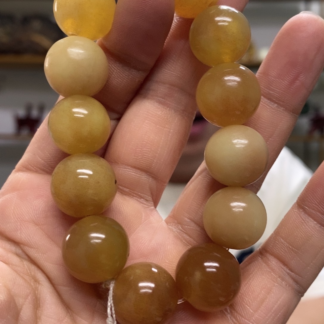 蛇纹石玉手串未镶嵌