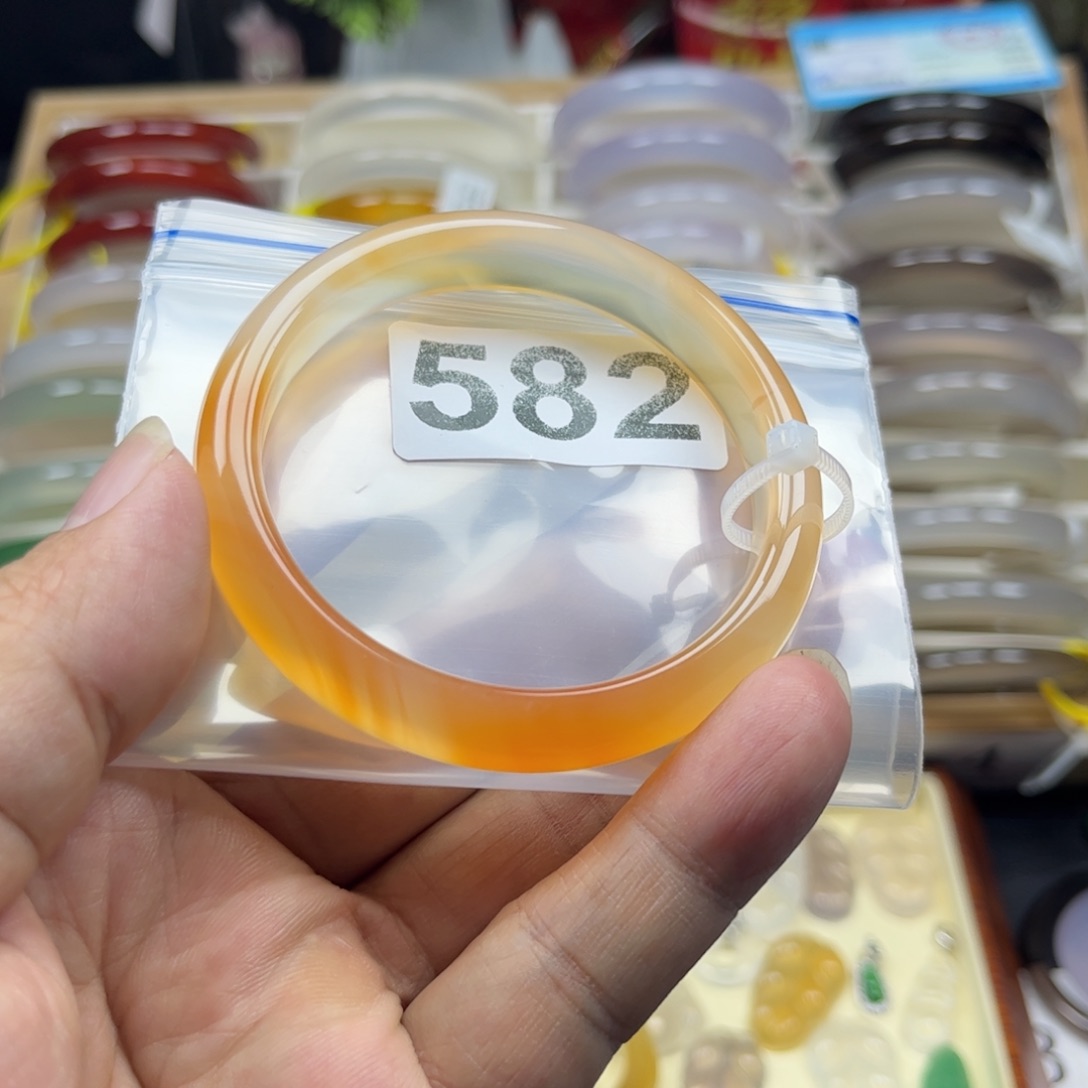 玛瑙/玉髓手镯未镶嵌