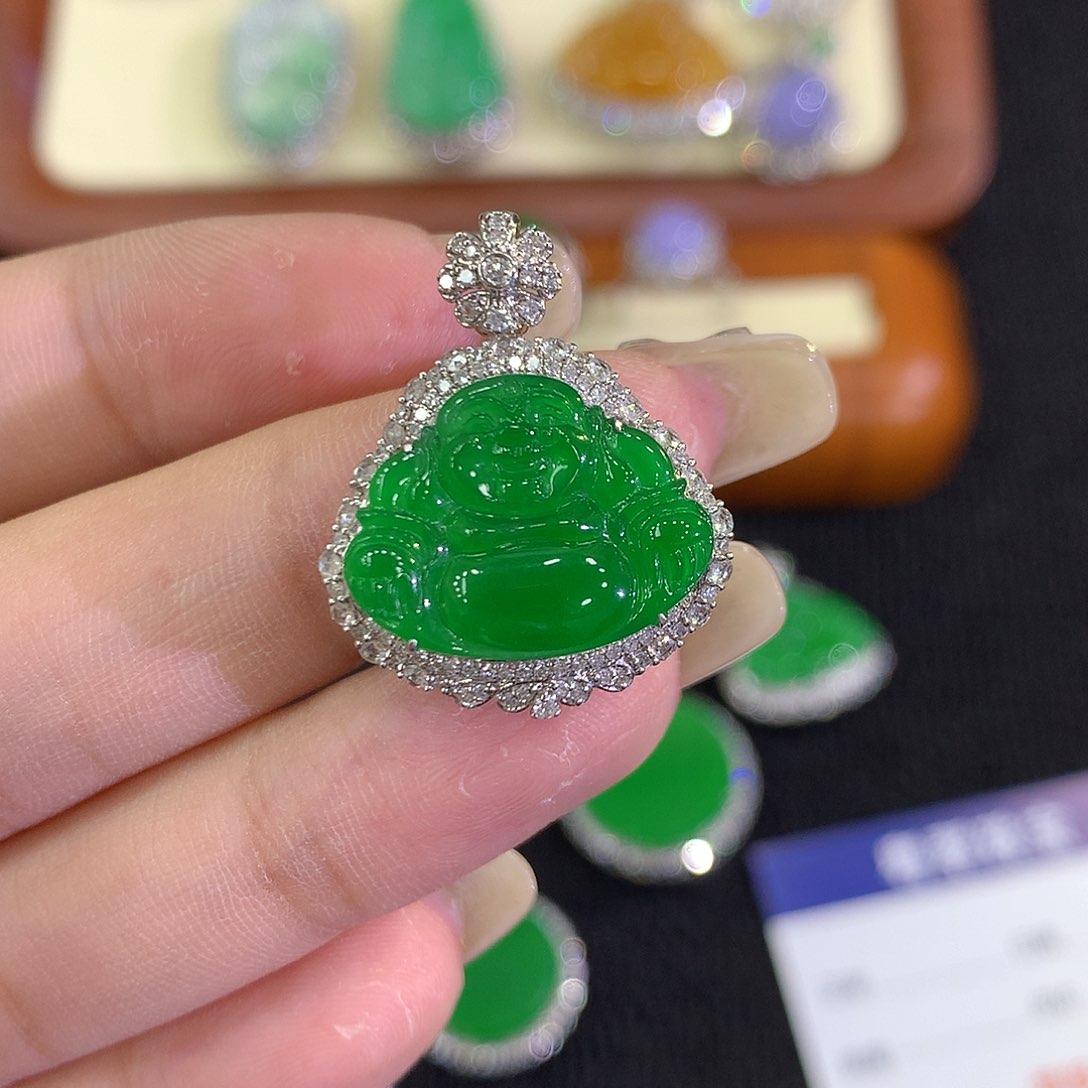 翡翠18K金镶嵌颈饰毛**丢8888888