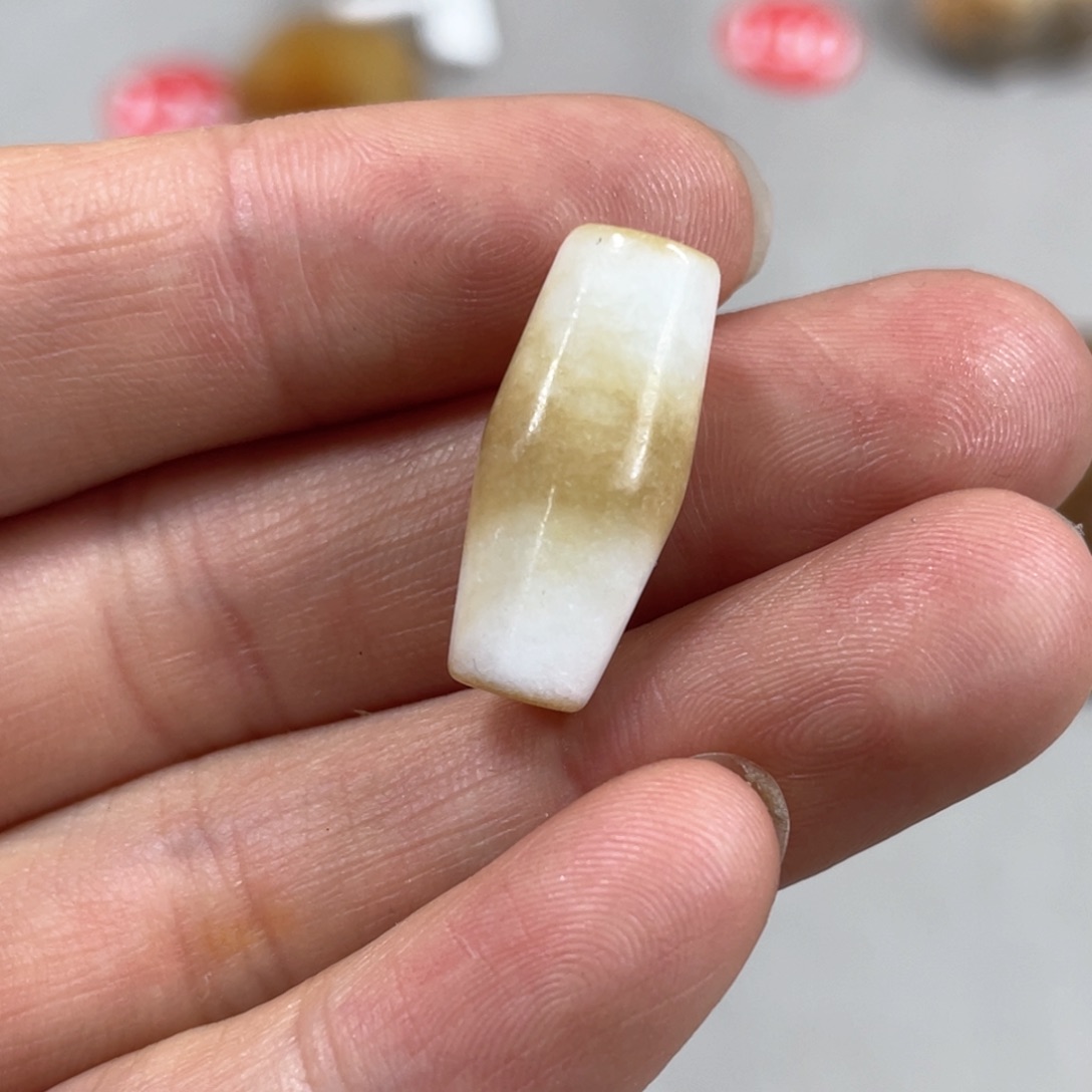 和田玉（糖玉）颈饰未镶嵌