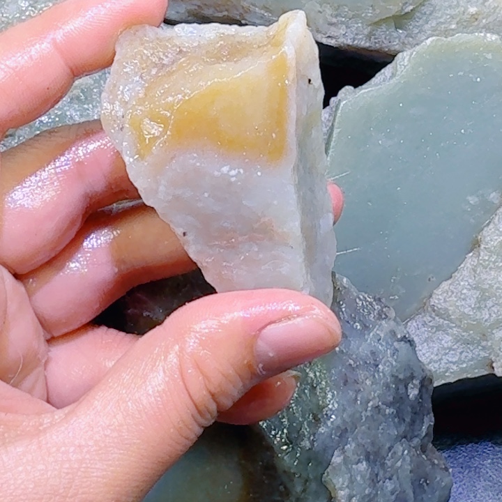 和田玉未镶嵌珠宝半成品