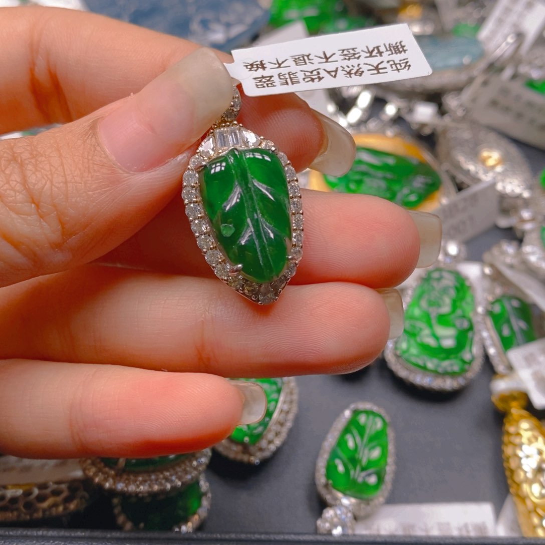 翡翠颈饰银S925镶嵌588888888888