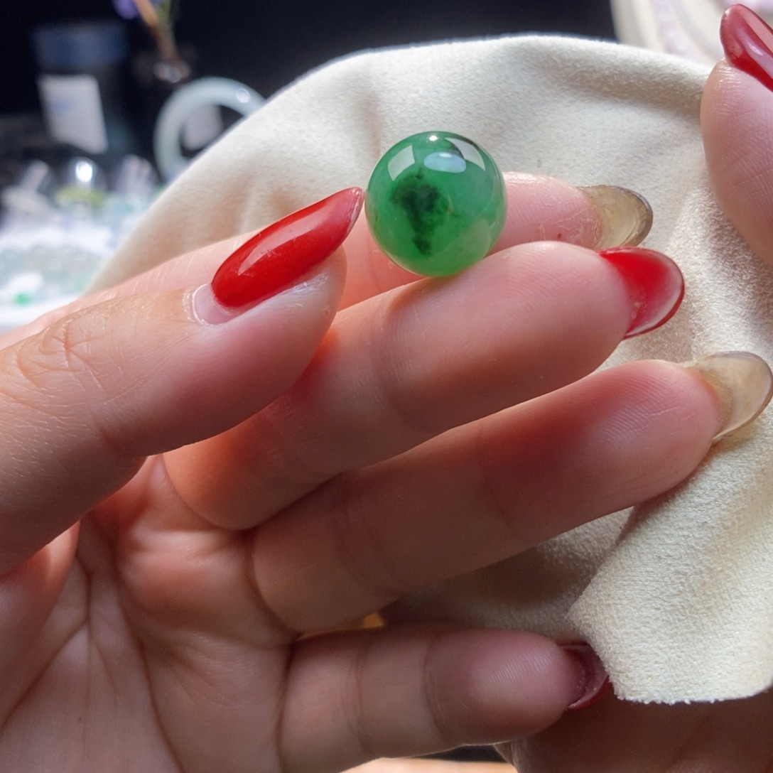 翡翠颈饰未镶嵌圆珠13.8