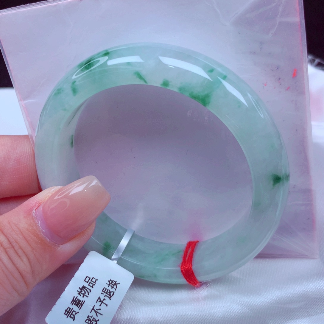 翡翠手镯未镶嵌手镯