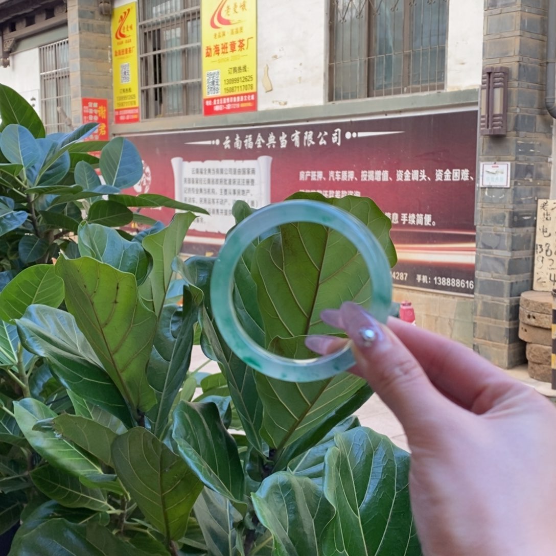 石英质玉手镯未镶嵌