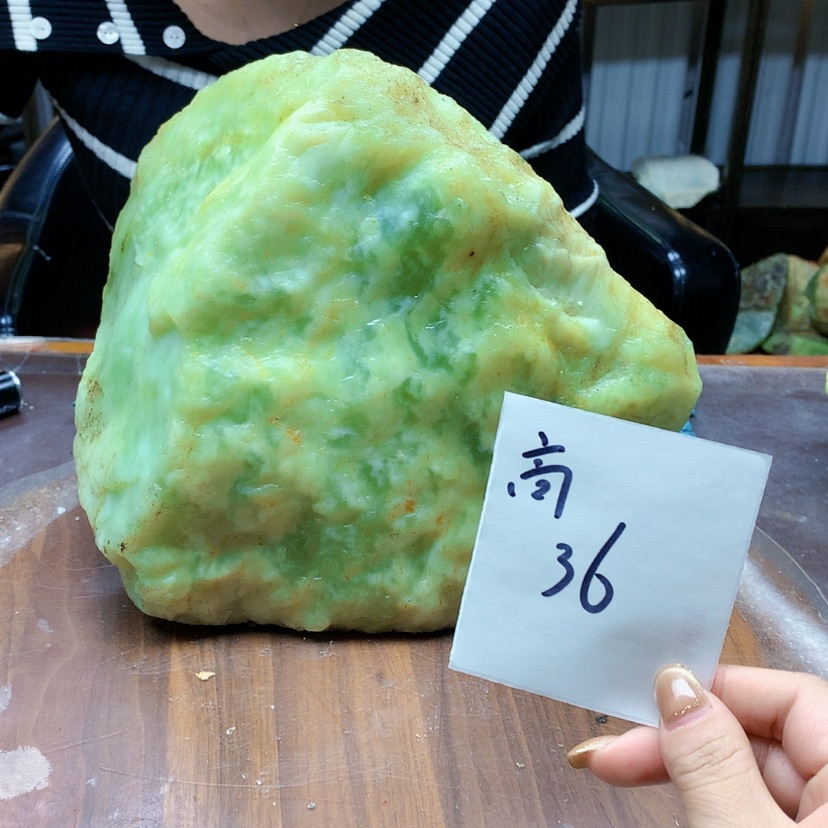 【闪购商品】未镶嵌蛇纹石玉原石李*发