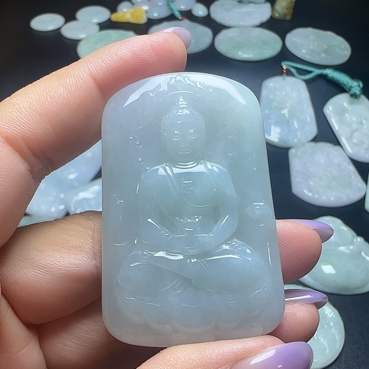 翡翠未镶嵌颈饰大日如来