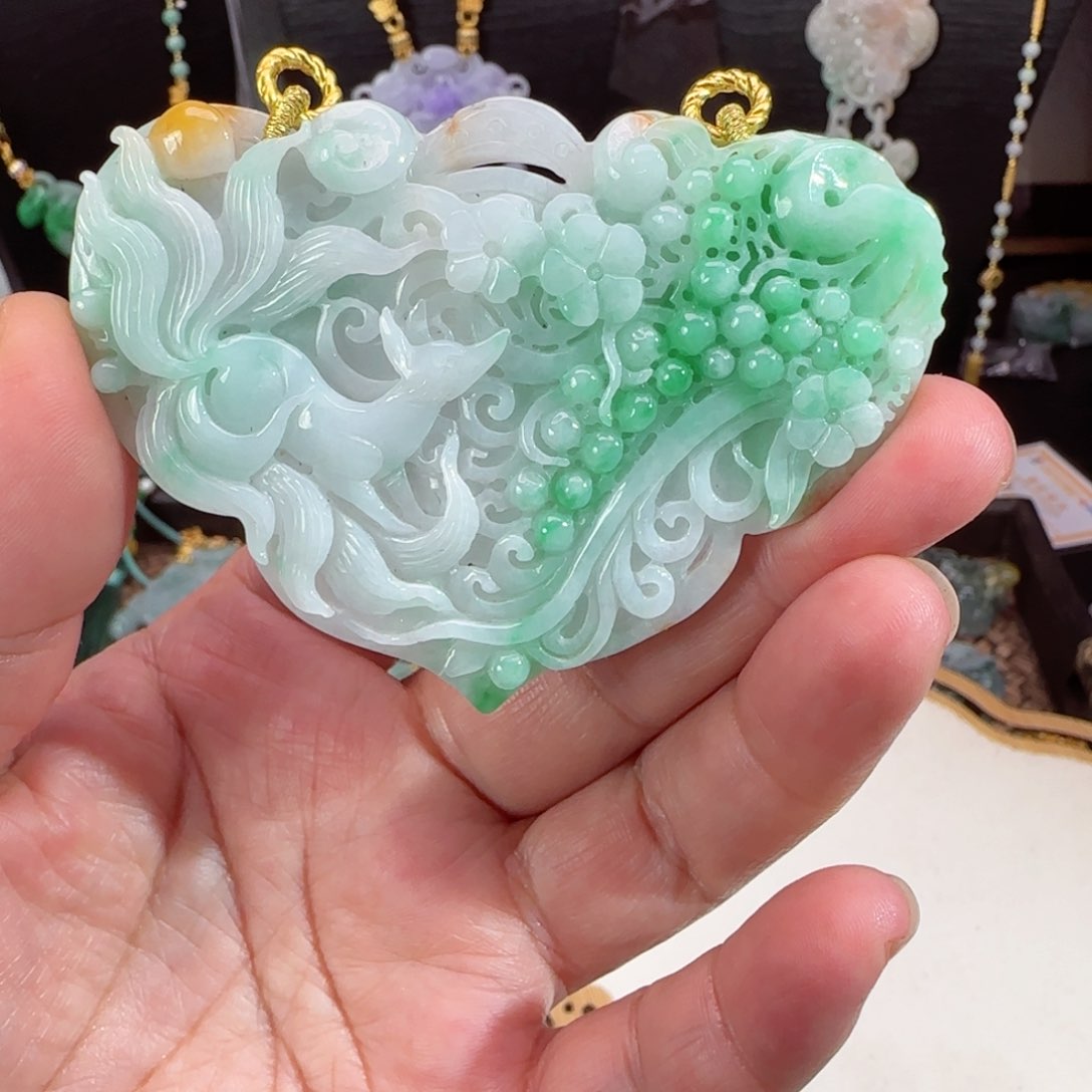 翡翠颈饰未镶嵌仿古