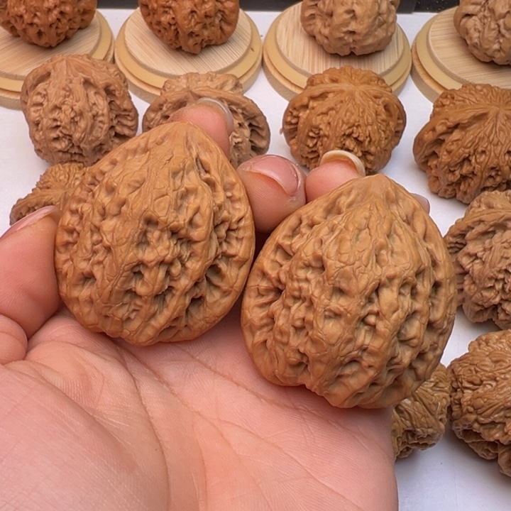 文玩核桃把件大*哥金公子39全品