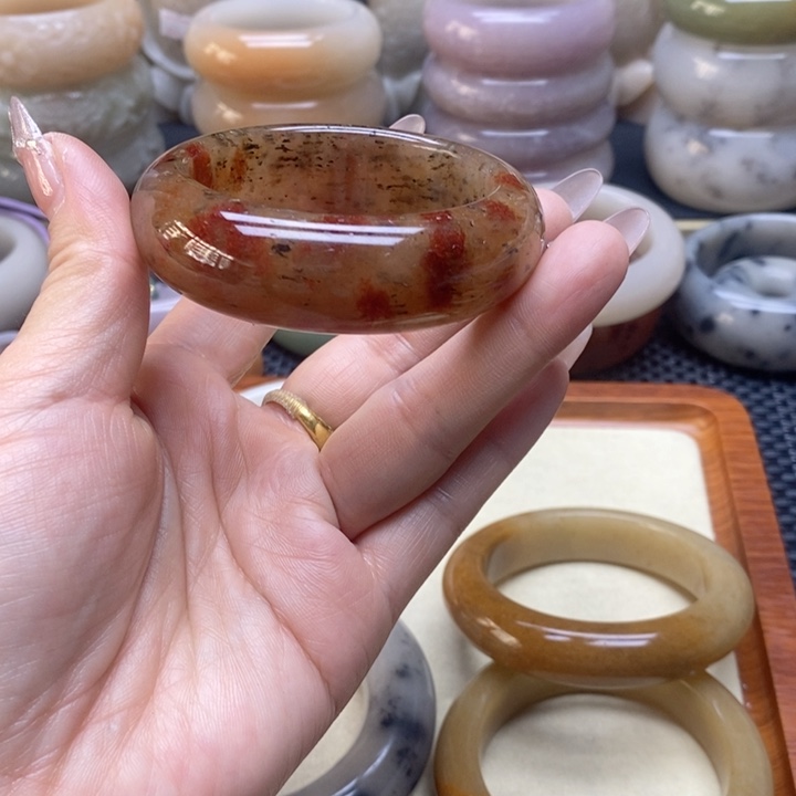 石英岩玉手镯未镶嵌