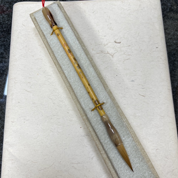 纯辽尾 白玉 狼毫 顶货 辽尾占95% 出峰4 口径1 单支