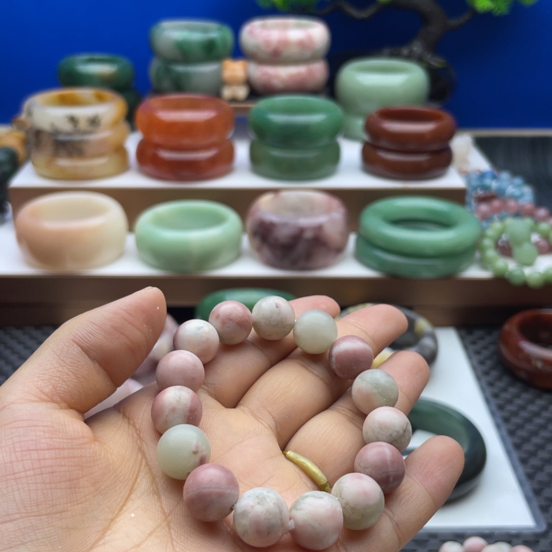 夢***影石英质玉未镶嵌手镯