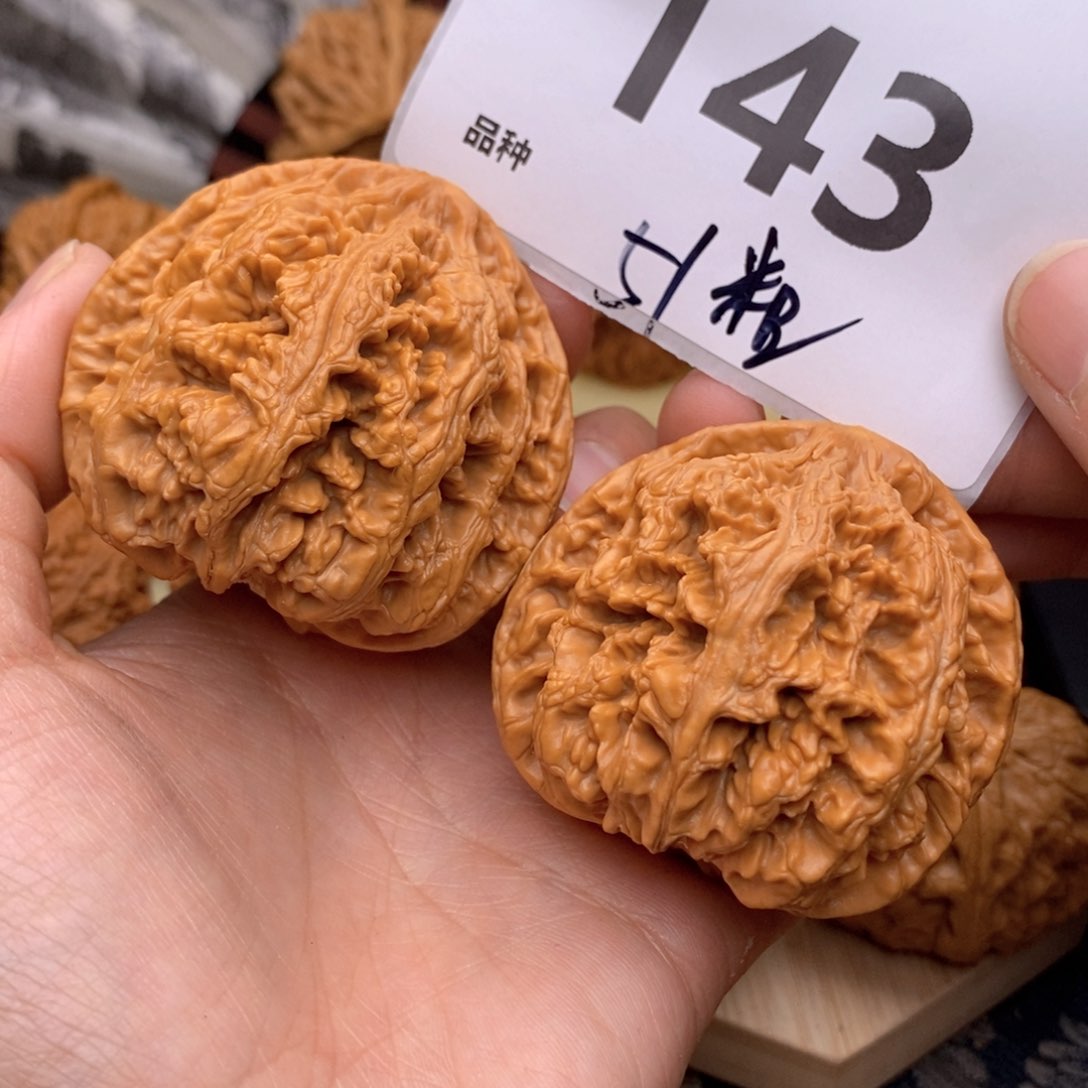 文玩核桃把件143号51粗筋