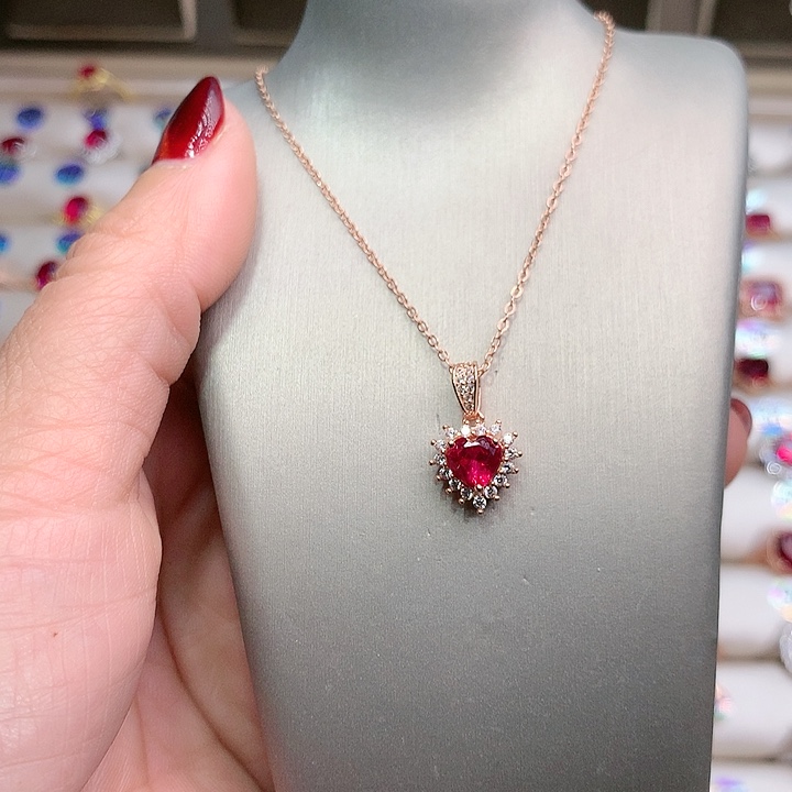 红宝石吊坠(赠链)银S925镶嵌111