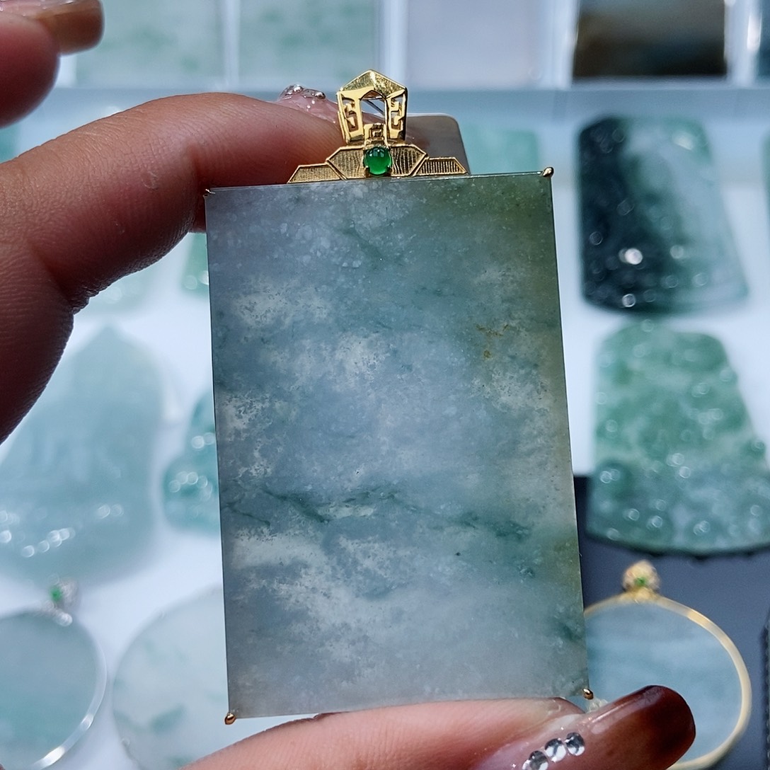 翡翠吊坠(不含链)18K金镶嵌