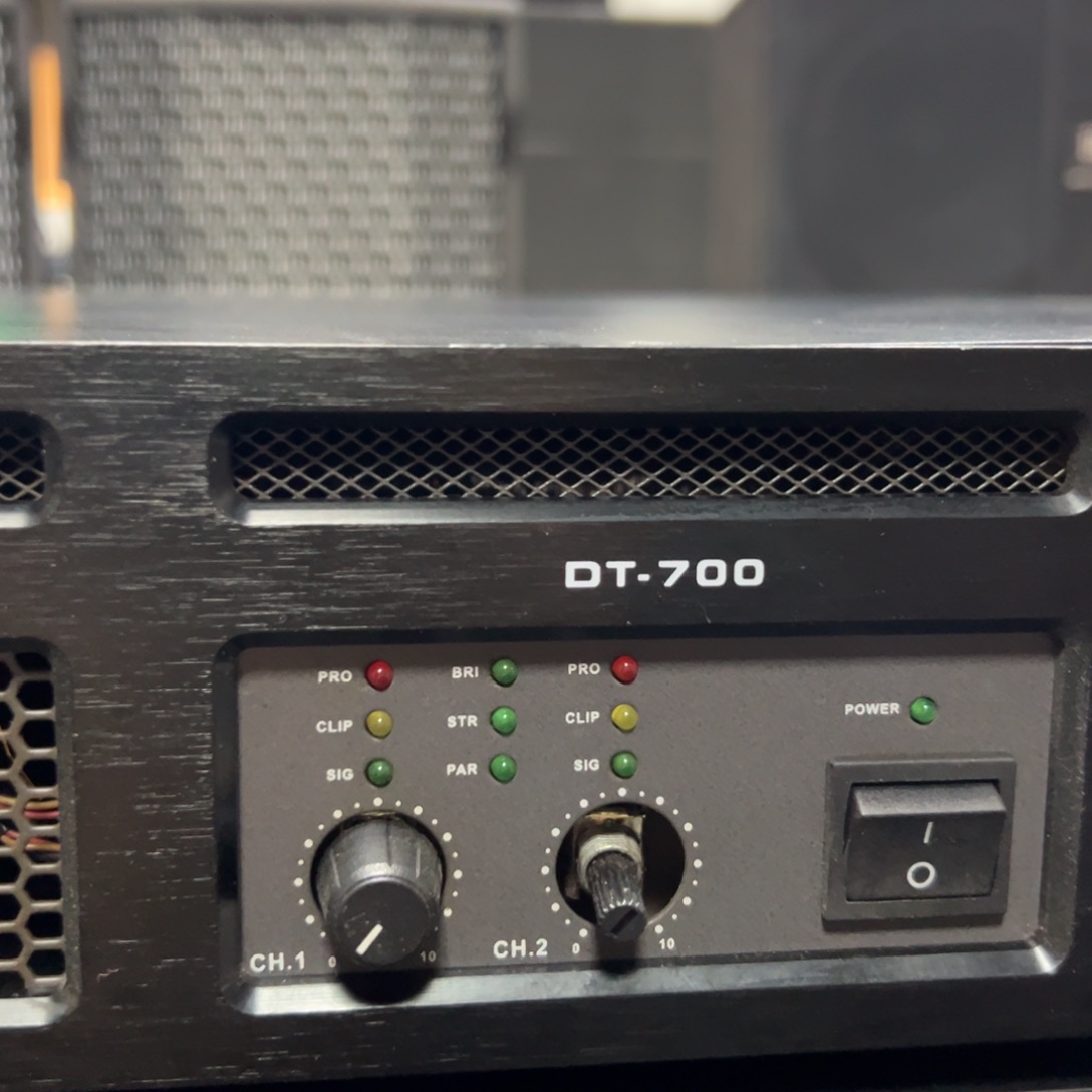 【闪购商品】8新闷包功放一台成色一般，不包邮