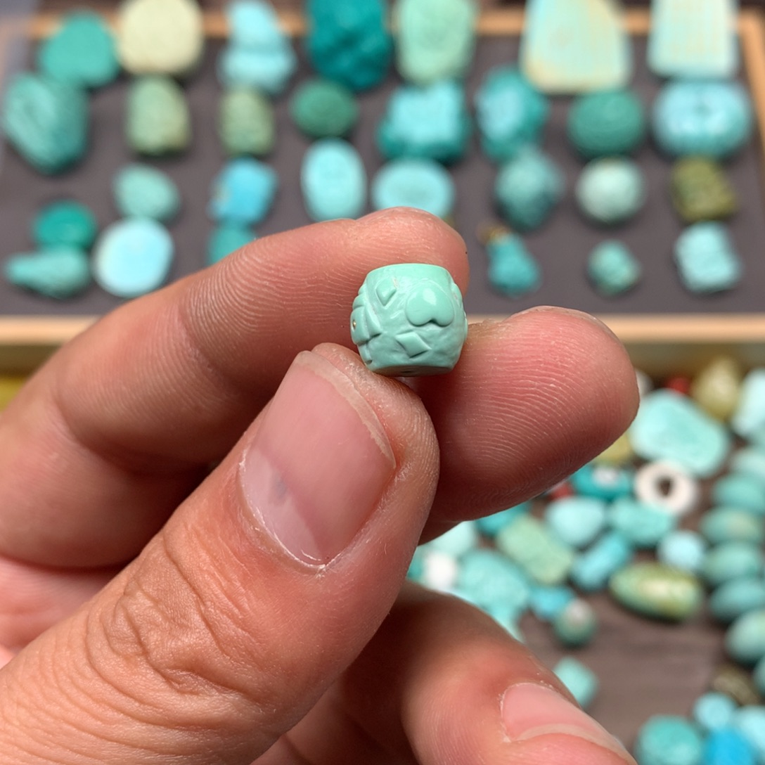 绿松石雕刻未镶嵌