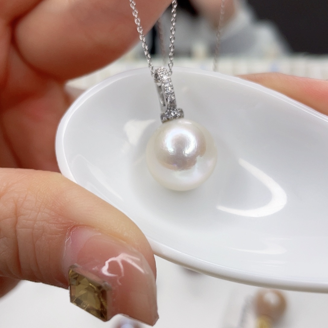 淡水珍珠吊坠(赠链)未镶嵌