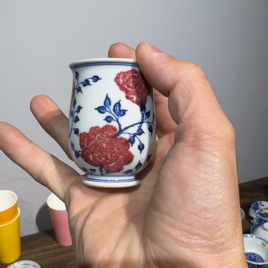 前***路景德镇陶瓷。        