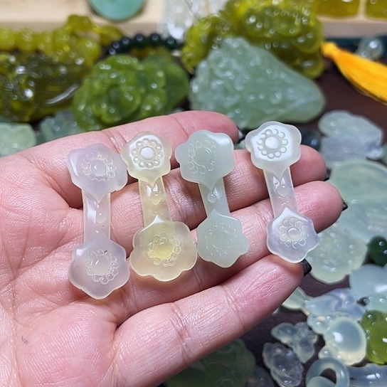 蛇纹石玉合金颈饰