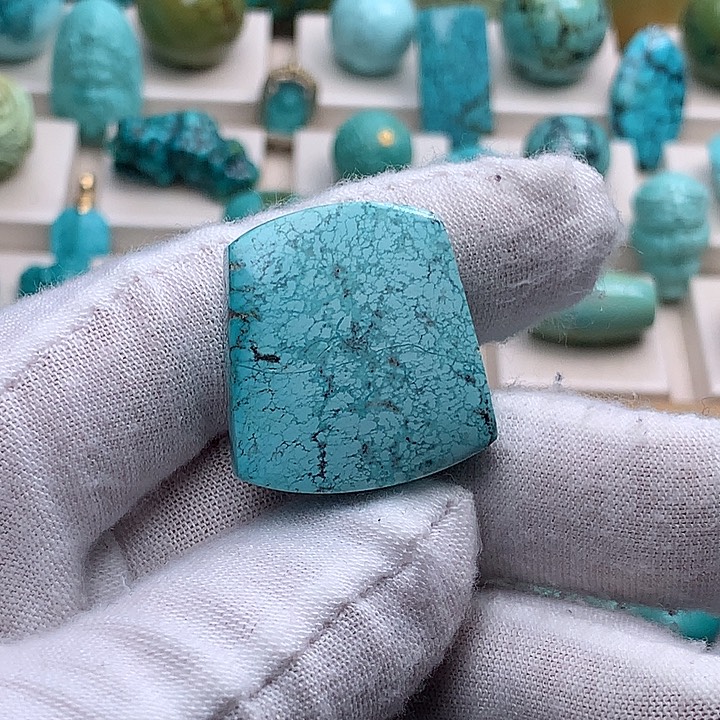 绿松石未镶嵌珠宝奇石10.6克无事牌吊坠