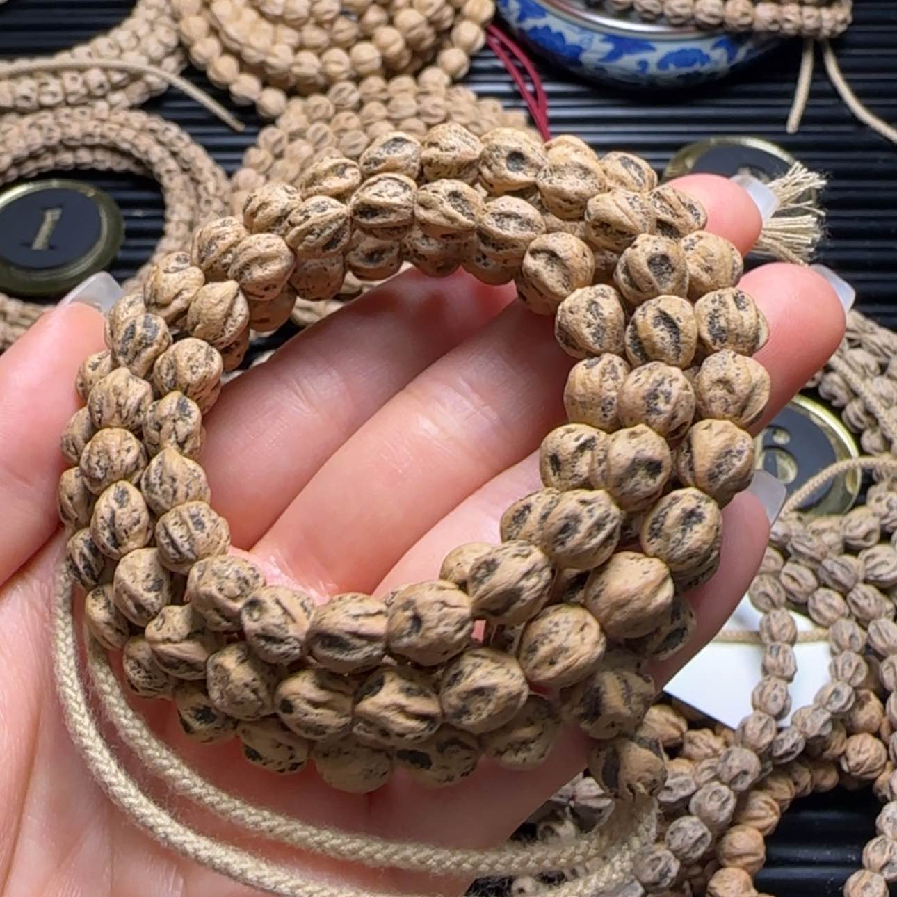 【闪购商品】柏香籽/百香籽吊坠骑****?