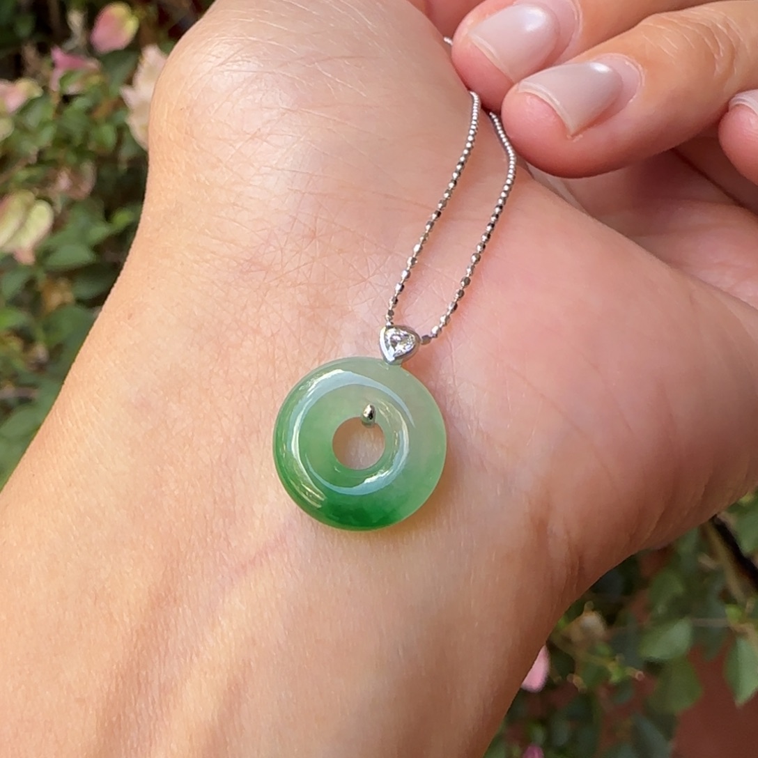 翡翠18K金镶嵌颈饰甜甜圈